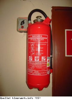 Fluorhaltige Feuerlöschschäume schützen – aber leider nicht die Umwelt