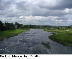 Forscher untersuchen die Donau